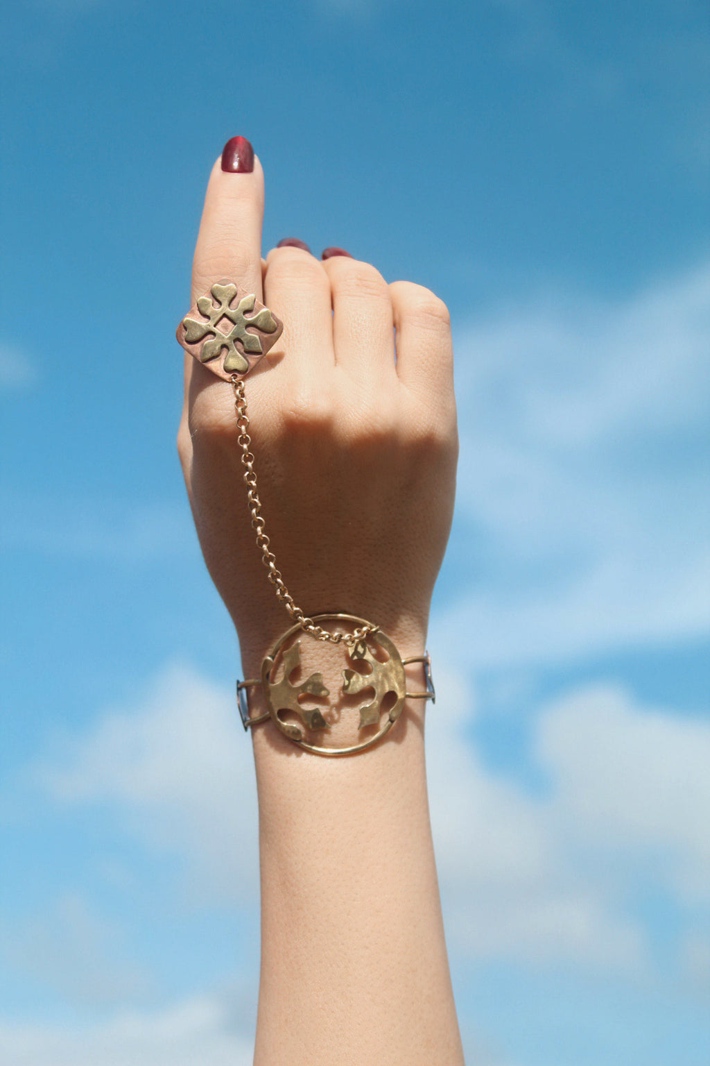 Nido de Flores Hand Harness Bracelet